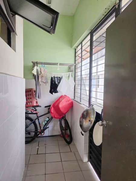 Rumah Teres 2 Tingkat untuk Dijual di Taman Putra Impiana (Puchong) - Evan Goh - Balcony - PropertyGuru.com.my