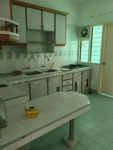 Rumah Teres 2 Tingkat untuk Disewa di Usj 11 (Subang Jaya) - Bethy Cheong - Kitchen - PropertyGuru.com.my