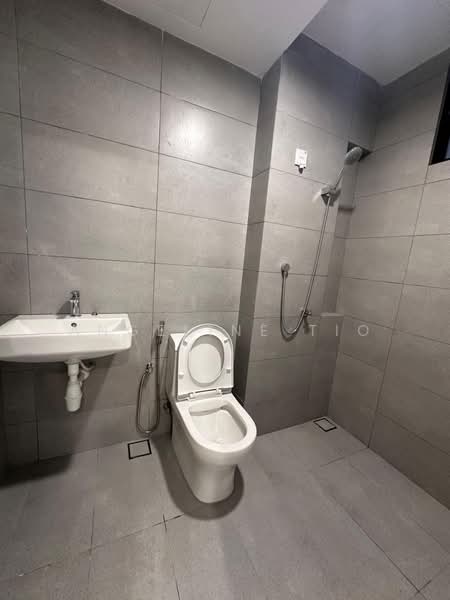 Servis Apartment untuk Dijual di Vivo Executive Apartment - Angeline Tio - Bathroom - PropertyGuru.com.my