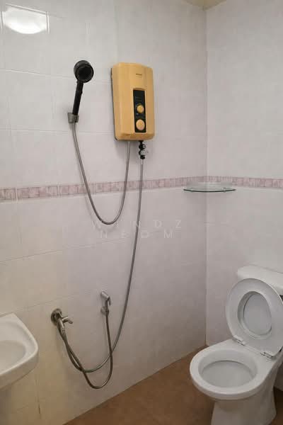 Rumah Teres 2 Tingkat untuk Dijual di Kota Perdana (Seri Kembangan) - Windz Neom - Bathroom - PropertyGuru.com.my