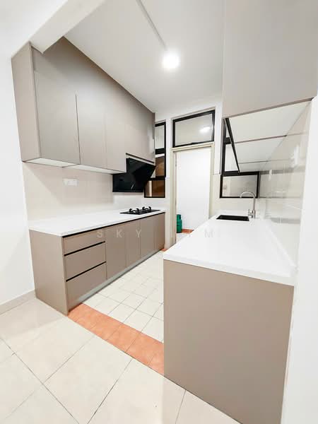 Kondominium untuk Disewa di Pelangi Utama - Sky Lim - Kitchen - PropertyGuru.com.my