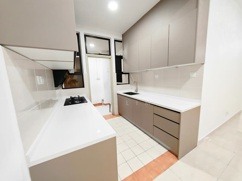 Kondominium untuk Disewa di Pelangi Utama - Sky Lim - Kitchen - PropertyGuru.com.my