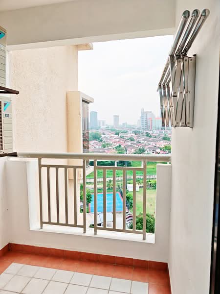 Kondominium untuk Disewa di Pelangi Utama - Sky Lim - Balcony - PropertyGuru.com.my