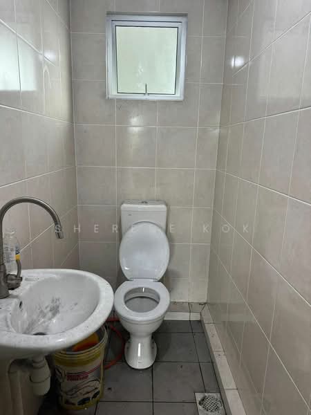 Semi-D Factory for Sale in Kota Samarahan (Samarahan) - Sherene Kok - Bathroom - PropertyGuru.com.my