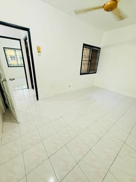 Pangsapuri untuk Dijual di Lily & Jasmine Apartment - Han Yong Ang - Interior - PropertyGuru.com.my