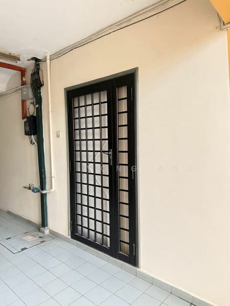Pangsapuri untuk Dijual di Lily & Jasmine Apartment - Han Yong Ang - Entrance - PropertyGuru.com.my