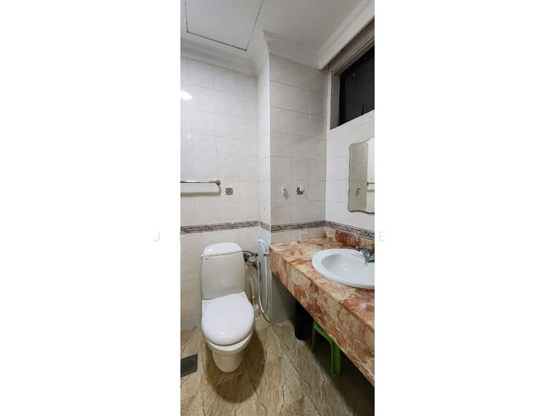 Kondominium untuk Dijual di Corinthian Condominium - Jessy Chye - Bathroom - PropertyGuru.com.my