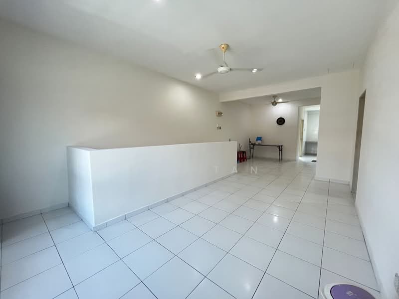Rumah Bandar untuk Disewa di Bandar Sungai Long (Selangor) - Kris Tan - Living Room - PropertyGuru.com.my