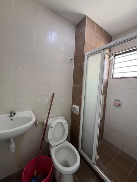 Rumah Bandar untuk Disewa di Bandar Sungai Long (Selangor) - Kris Tan - Bathroom - PropertyGuru.com.my