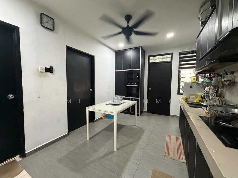 Rumah Teres 1 Tingkat untuk Dijual di Taman Bandar Senawang (Senawang) - Ismi Muhammad - Kitchen - PropertyGuru.com.my