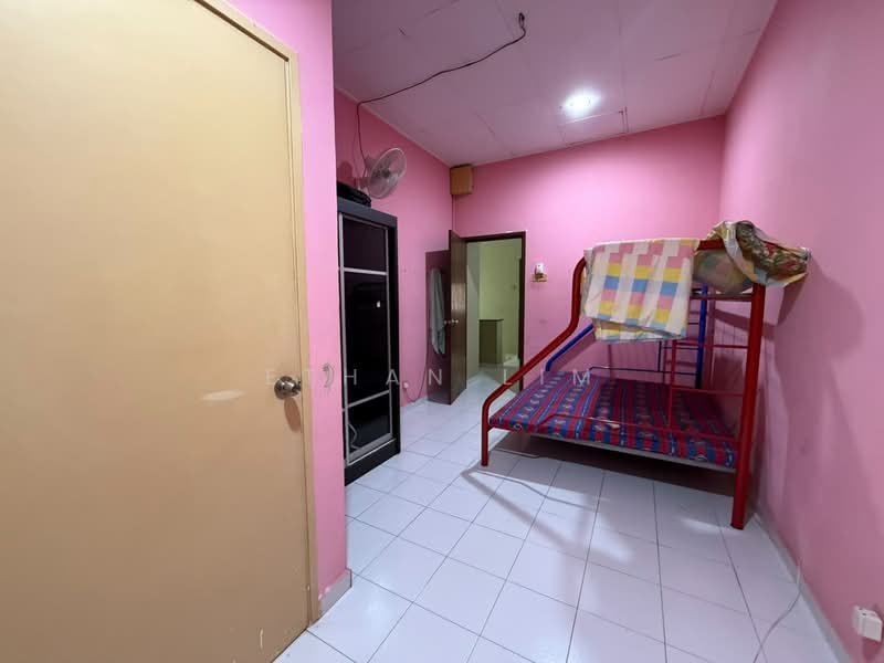 Rumah Teres 2 Tingkat untuk Dijual di Taman Suria (Bandar Sungai Long) - Ethan Lim - Bedroom - PropertyGuru.com.my