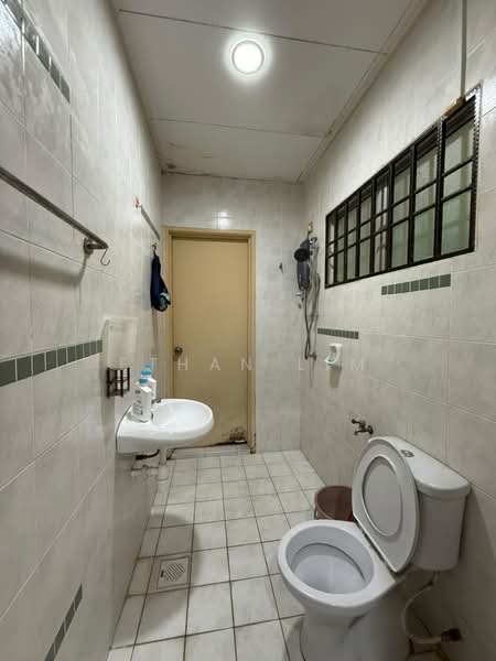 Rumah Teres 2 Tingkat untuk Dijual di Taman Suria (Bandar Sungai Long) - Ethan Lim - Bathroom - PropertyGuru.com.my