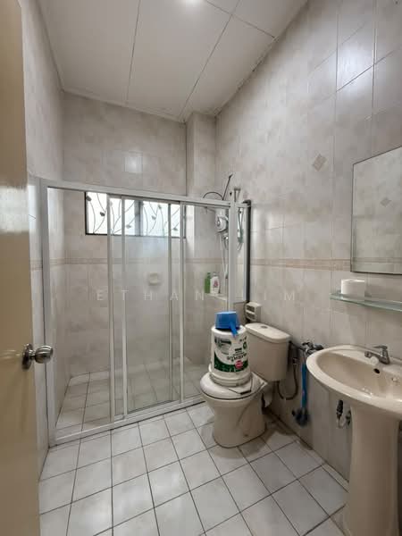 Rumah Teres 2 Tingkat untuk Dijual di Taman Suria (Bandar Sungai Long) - Ethan Lim - Bathroom - PropertyGuru.com.my