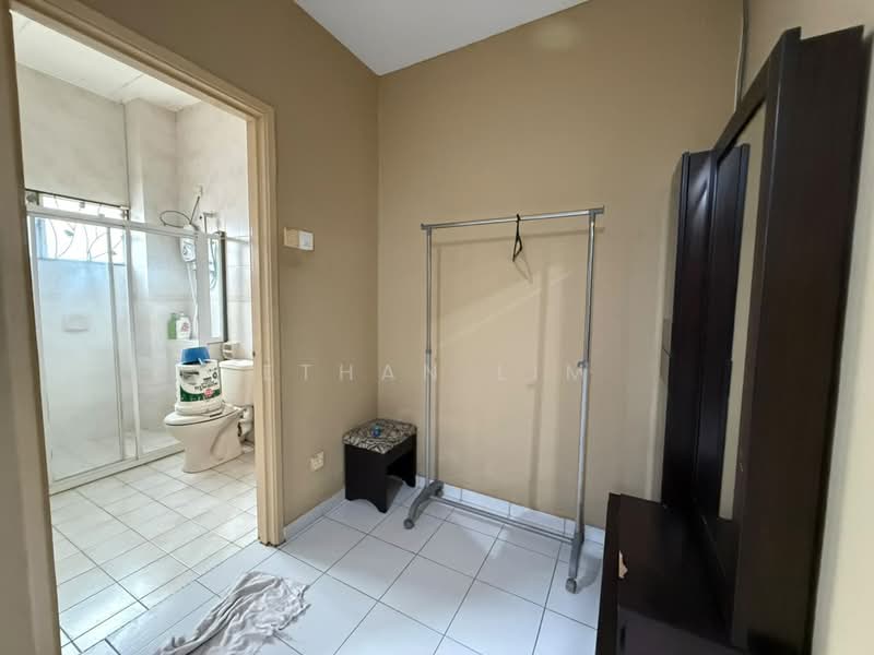Rumah Teres 2 Tingkat untuk Dijual di Taman Suria (Bandar Sungai Long) - Ethan Lim - Bathroom - PropertyGuru.com.my