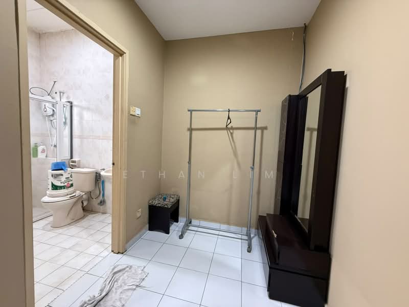 Rumah Teres 2 Tingkat untuk Dijual di Taman Suria (Bandar Sungai Long) - Ethan Lim - Bathroom - PropertyGuru.com.my