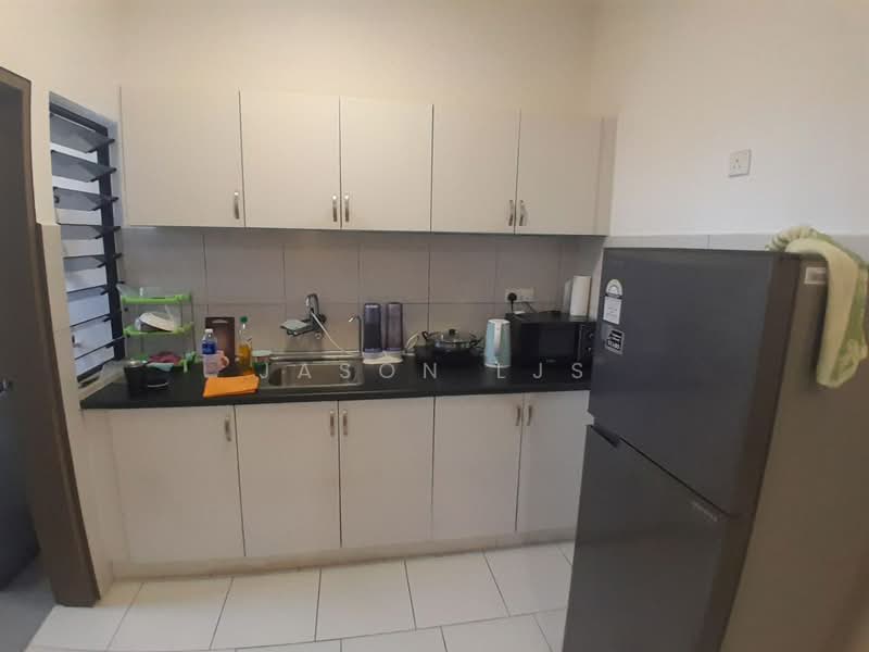 Servis Apartment untuk Disewa di Astetica Residences - Jason LJS - Kitchen - PropertyGuru.com.my