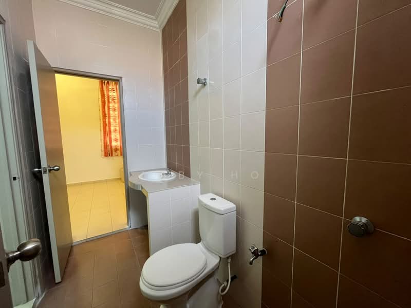 Rumah Teres 2 Tingkat untuk Dijual di Taman Belia Antarabangsa (Bukit Katil) - Abby Ho - Bathroom - PropertyGuru.com.my