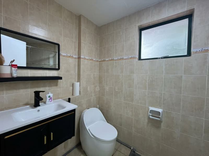 Condominium for Rent at Changkat View - PeiGee . - Bathroom - PropertyGuru.com.my