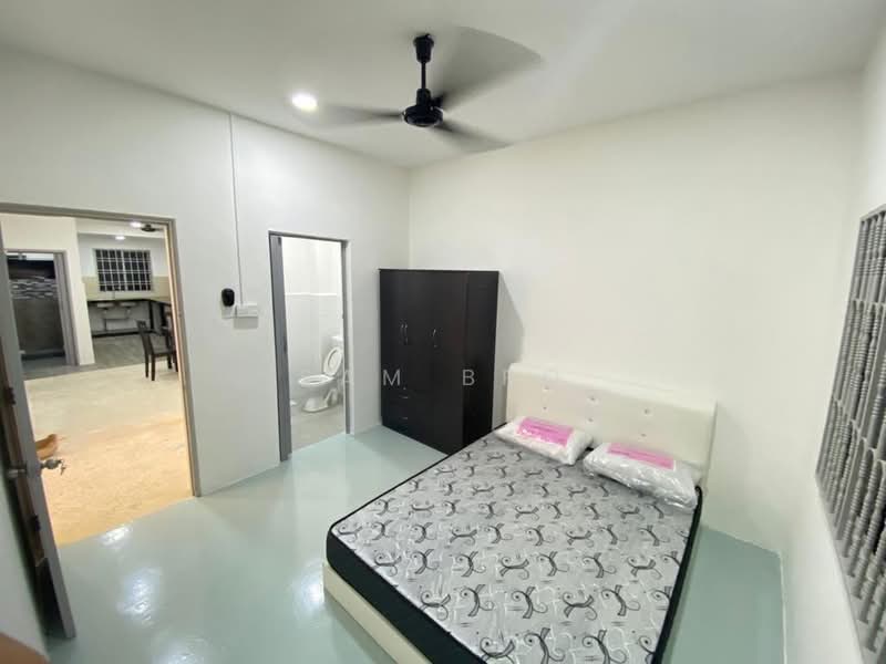 Rumah Teres 1 Tingkat untuk Dijual di Taman Rinting (Masai) - Sam Bro - Bedroom - PropertyGuru.com.my