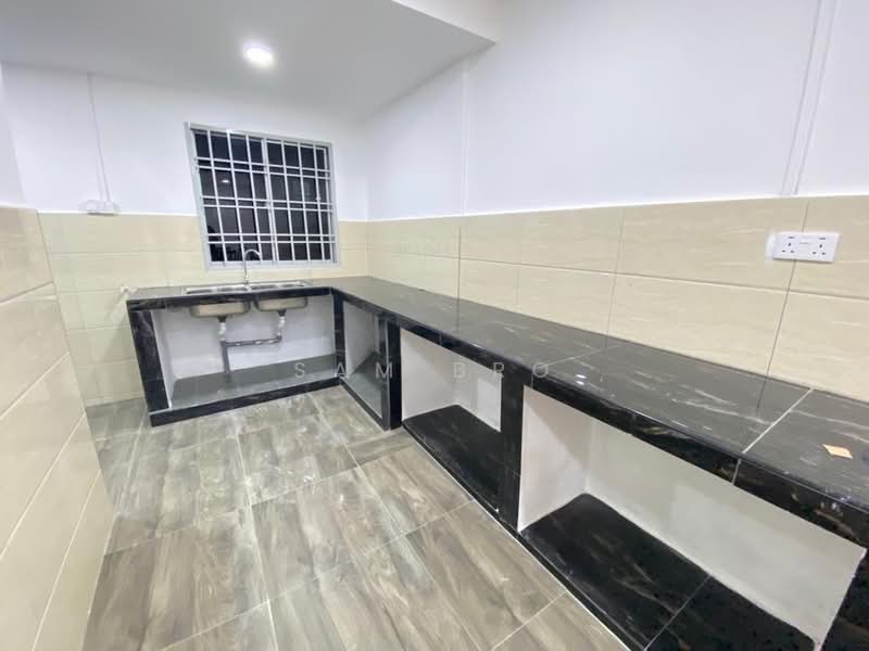 Rumah Teres 1 Tingkat untuk Dijual di Taman Rinting (Masai) - Sam Bro - Kitchen - PropertyGuru.com.my