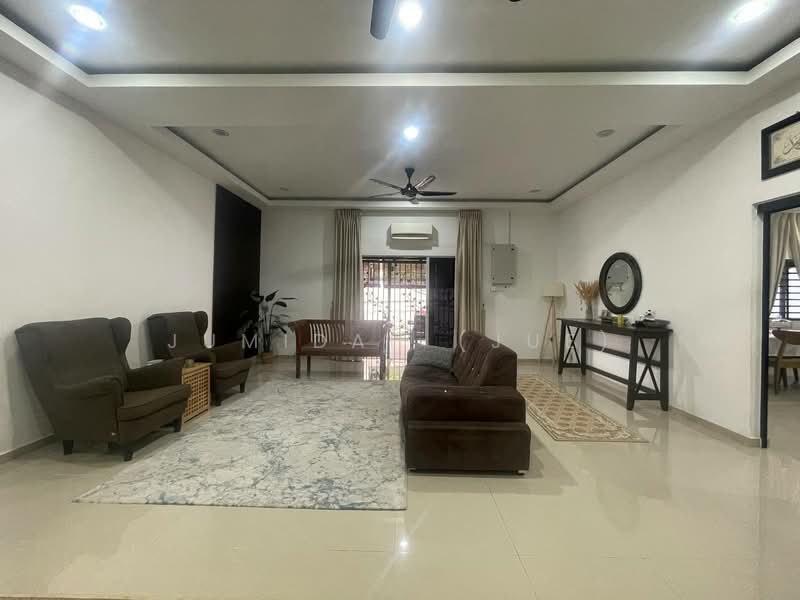 Bungalow for Sale in Puchong (Selangor) - JUMIDAH (JUE) - Living Room - PropertyGuru.com.my