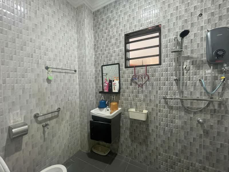 Bungalow for Sale in Puchong (Selangor) - JUMIDAH (JUE) - Bathroom - PropertyGuru.com.my
