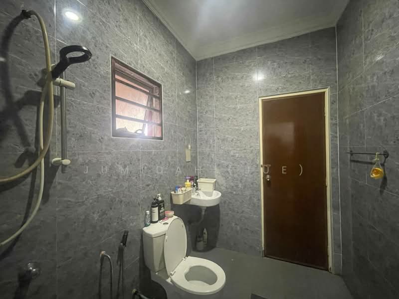 Bungalow for Sale in Puchong (Selangor) - JUMIDAH (JUE) - Bathroom - PropertyGuru.com.my