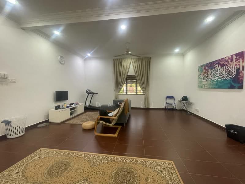 Bungalow for Sale in Puchong (Selangor) - JUMIDAH (JUE) - Living Room - PropertyGuru.com.my