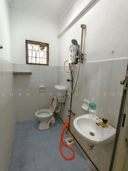 2-storey Terraced House for Sale in BANDAR PUCHONG JAYA (Puchong) - Chan Chong Liang - Bathroom - PropertyGuru.com.my