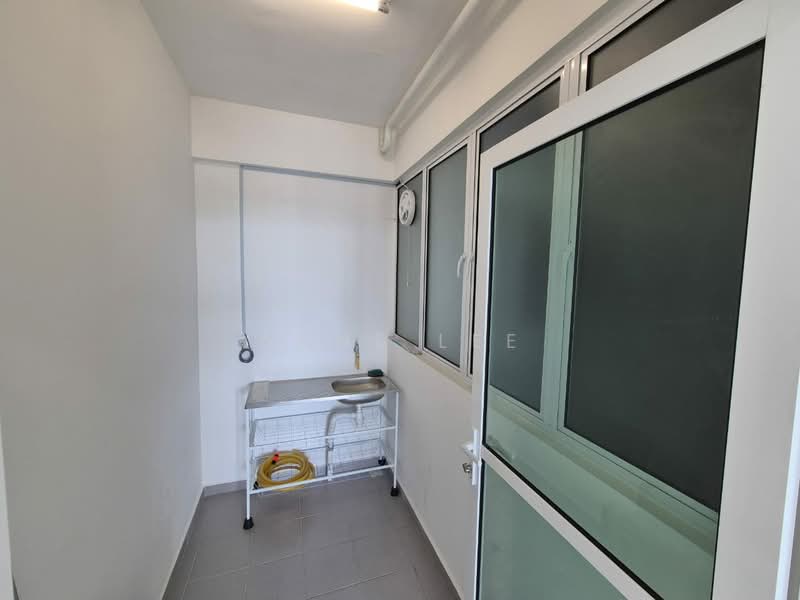 Condominium for Rent at IDEAL RESIDENCY - Anne Lee - Washing yard - PropertyGuru.com.my