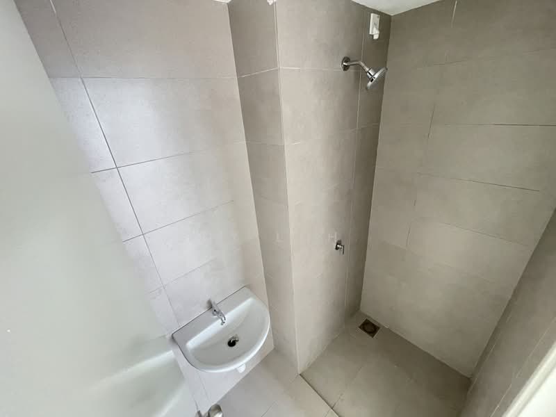 Servis Apartment untuk Dijual di 168 Park Residensi Selayang - MY Loh - Bathroom - PropertyGuru.com.my