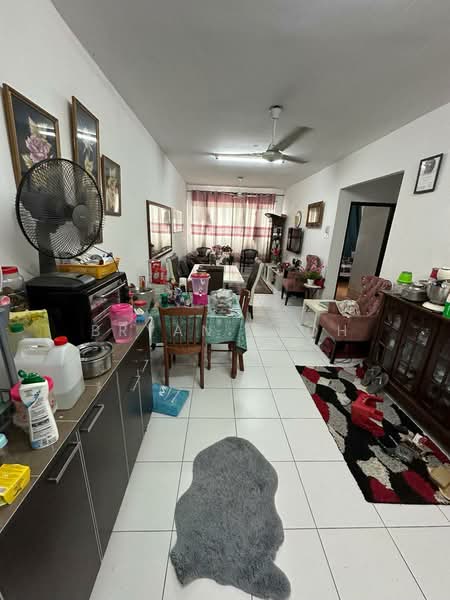 Servis Apartment untuk Dijual di Amara - Bryan Yeoh - Living Room - PropertyGuru.com.my