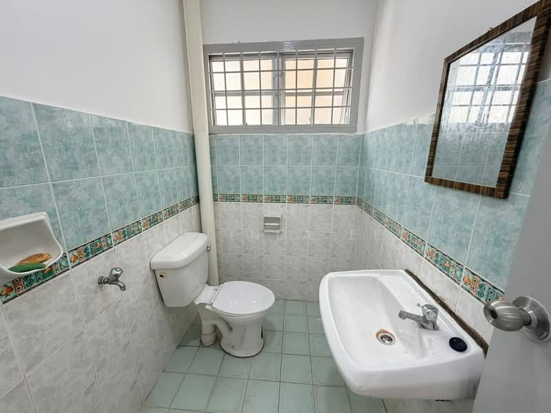 2-storey Terraced House for Sale in Bandar Putra (Kulai) - Melinda Ee - Bathroom - PropertyGuru.com.my