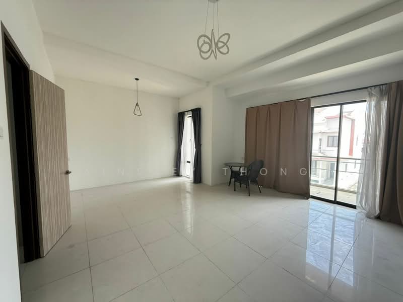 2.5-storey Terraced House for Sale in Ipoh (Perak) - Ainsley Thong - Living Room - PropertyGuru.com.my