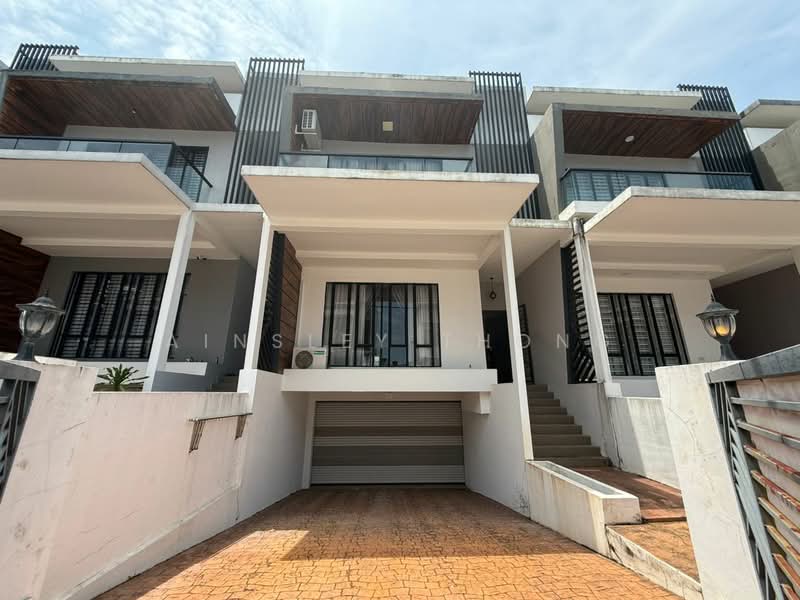 2.5-storey Terraced House for Sale in Ipoh (Perak) - Ainsley Thong - Exterior - PropertyGuru.com.my