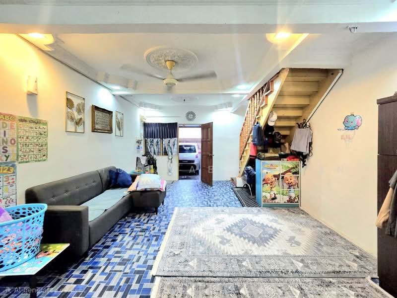Rumah Teres 2 Tingkat untuk Dijual di Kampung Tasik Tambahan (Ampang) - Norhuda Ab Rahman - Living Room - PropertyGuru.com.my