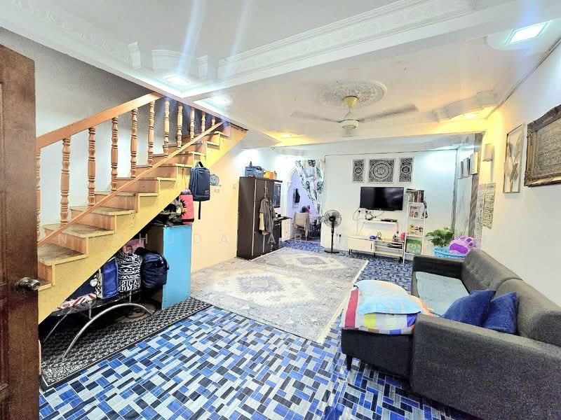 Rumah Teres 2 Tingkat untuk Dijual di Kampung Tasik Tambahan (Ampang) - Norhuda Ab Rahman - Living Room - PropertyGuru.com.my