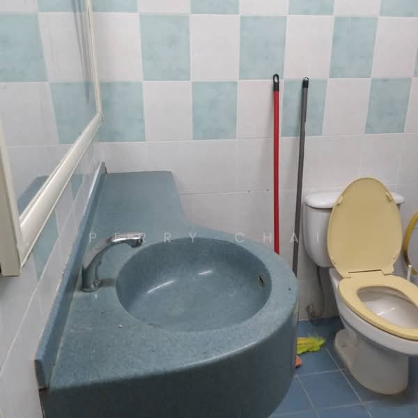 Kondominium untuk Disewa di Platinum Hill PV 5 - Perry Chai - Bathroom - PropertyGuru.com.my