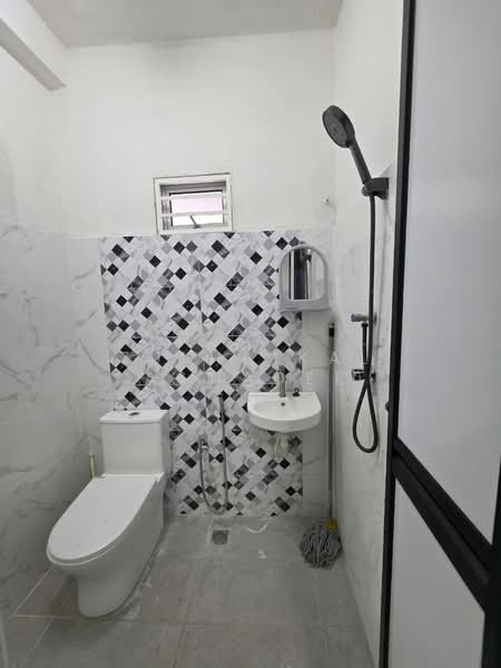 2-storey Terraced House for Rent in Taman Kajang Mulia (Kajang) - Zulhaikal Asmadee - Bathroom - PropertyGuru.com.my