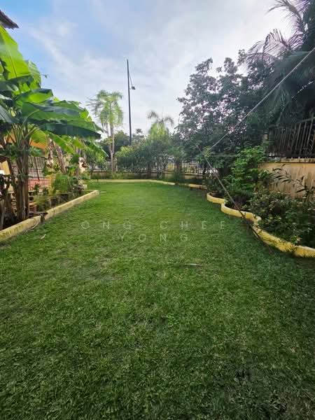 Semi-Detached House for Sale in Taman Bunga Negara (Shah Alam) - Ong Chee Yong - Garden - PropertyGuru.com.my