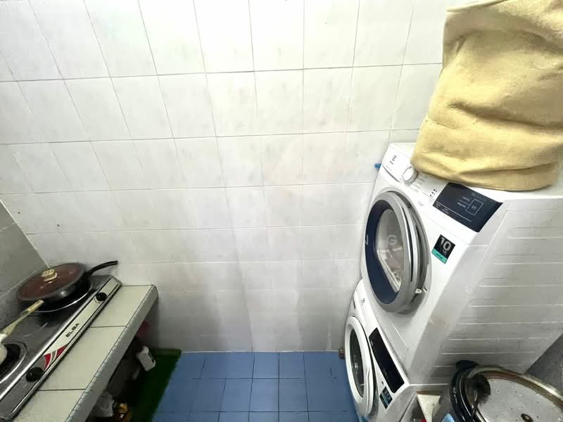 Apartment for Sale at Apartment Ruby - Edwin Wong - Kitchen - PropertyGuru.com.my