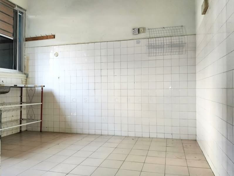 Rumah Teres 2 Tingkat untuk Dijual di Taman Serdang Raya (Seri Kembangan) - Josh Chong - Kitchen - PropertyGuru.com.my