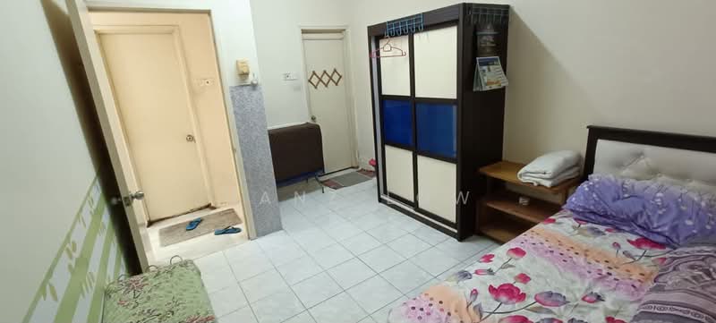 Condominium for Rent at Desaminium Flora - Hanz Low - Bedroom - PropertyGuru.com.my