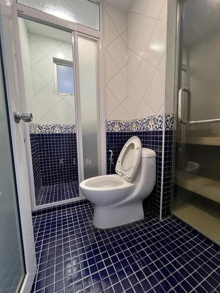 Kondominium untuk Dijual di Ketumbar Hill - Ken Liew - Bathroom - PropertyGuru.com.my