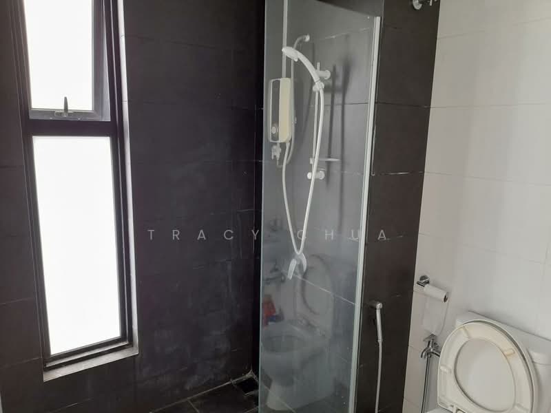 Service Residence for Rent at Paramount Utropolis - Tracy Chua - Bathroom - PropertyGuru.com.my