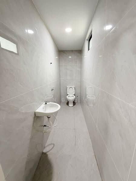 2-storey Terraced House for Sale in Johor Bahru (Johor) - Orange Koh - Bathroom - PropertyGuru.com.my