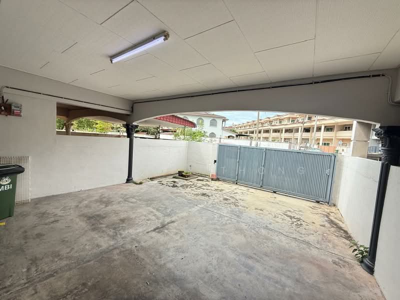 Rumah Teres 2 Tingkat untuk Dijual di Ipoh (Perak) - Ainsley Thong - Car Park - PropertyGuru.com.my