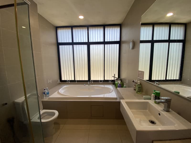Rumah Berkembar untuk Dijual di Taman Jenderam Harmoni (Dengkil) - Hani Nordin - Bathroom - PropertyGuru.com.my