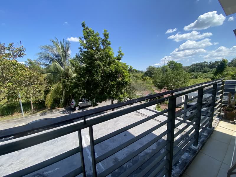 Rumah Berkembar untuk Dijual di Taman Jenderam Harmoni (Dengkil) - Hani Nordin - Balcony - PropertyGuru.com.my