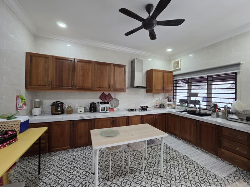 Bungalow for Sale in Puchong (Selangor) - Najah Kadir - Kitchen - PropertyGuru.com.my